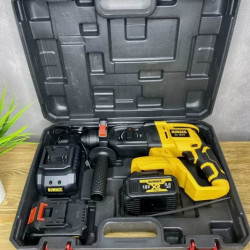 Перфоратор аккумуляторный в кейсе профессиональный DeWalt на два акба